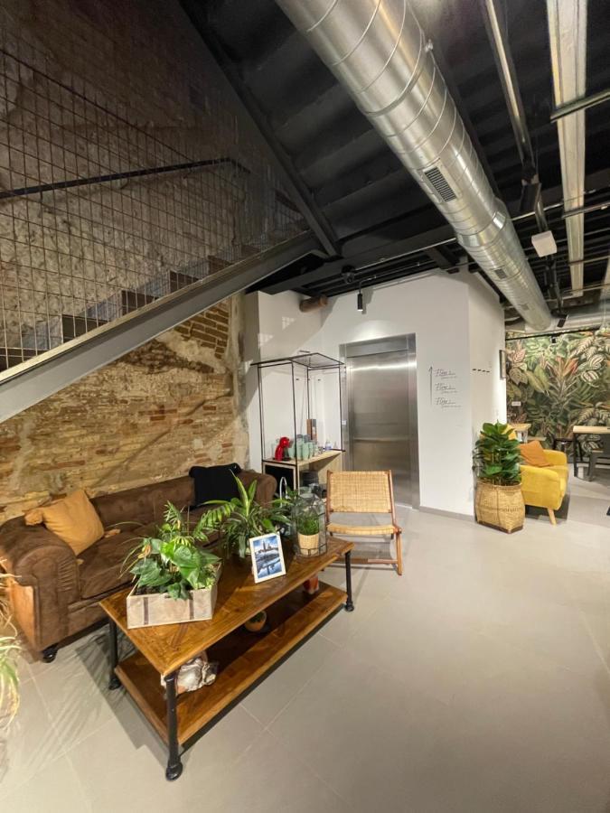 Vtz The Botanic Hostel Zaragoza Eksteriør billede