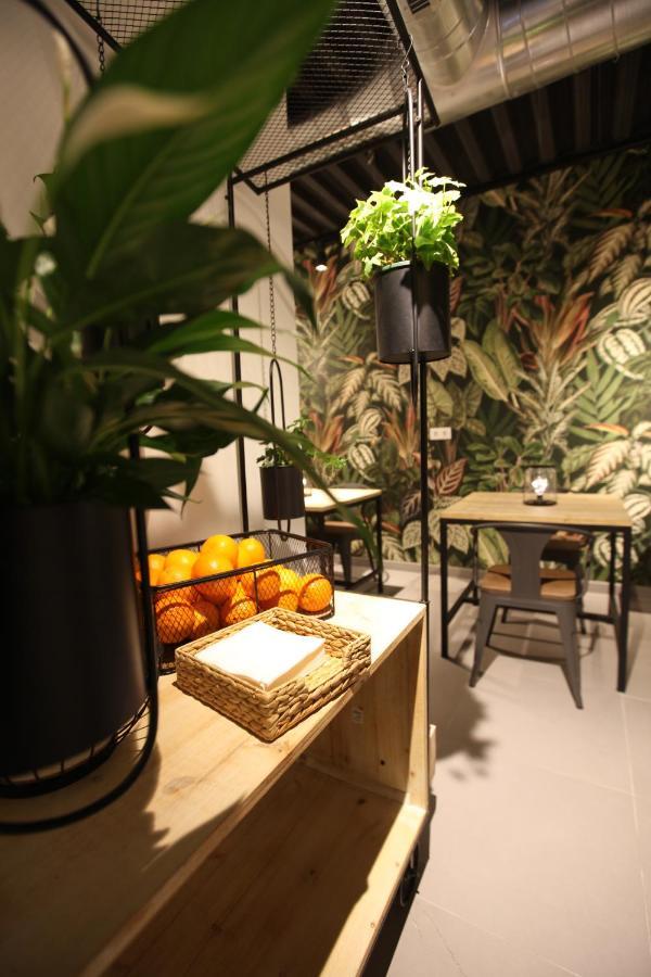 Vtz The Botanic Hostel Zaragoza Eksteriør billede