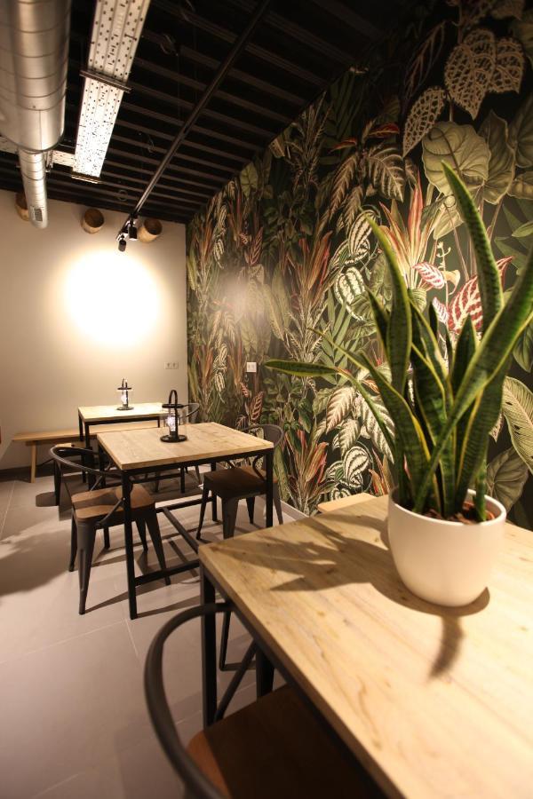 Vtz The Botanic Hostel Zaragoza Eksteriør billede